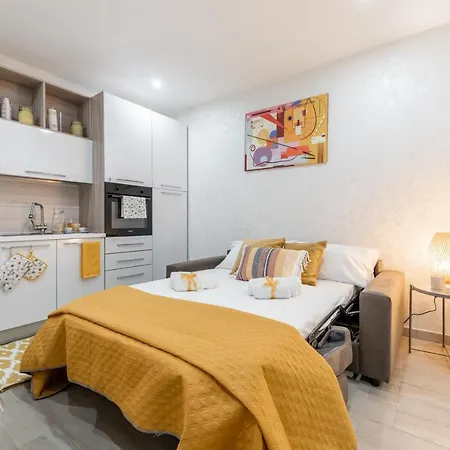 Yhellow Comfy Apartment